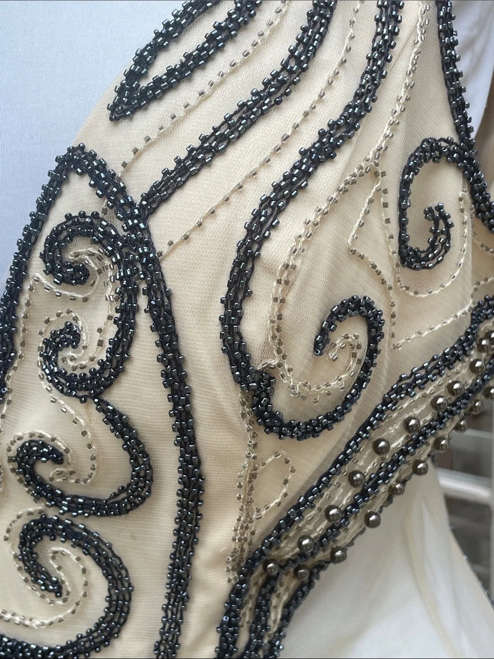 EUC- GB (Gianni Bini)  Beaded Bodycon Cutout Cocktail Dress Cream/ Black Size 13